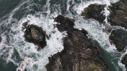 Waves Crashing on Rocks in Tofino 1